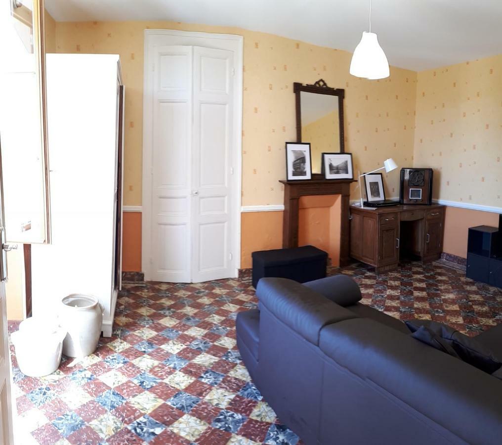Grand Gite Maison D Alice Auvergne - 15 Personnes Saint-Bonnet-des-Quarts Exterior photo